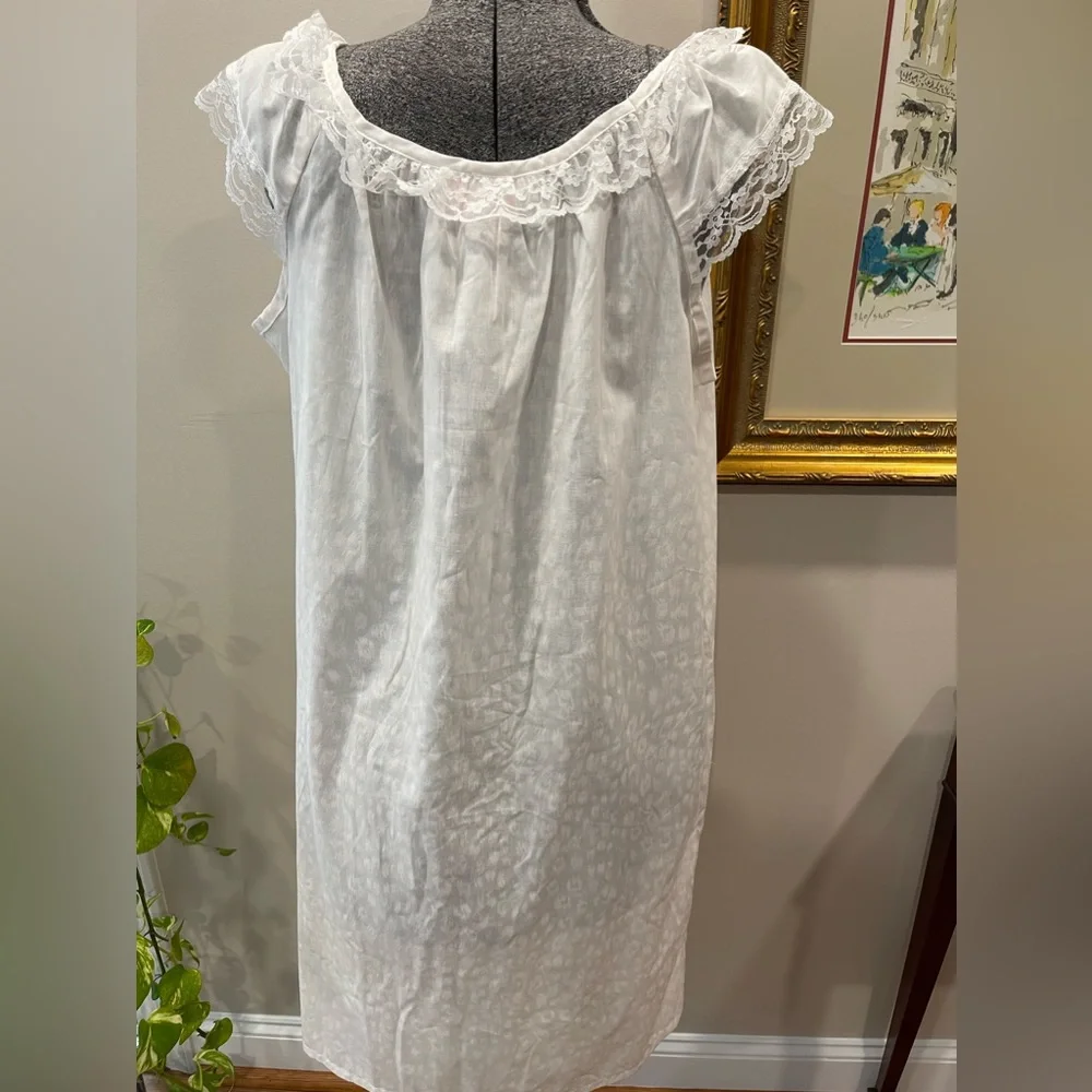 Carriage court 2 piece nightgown‎ robe set ladies size 12/14 70s girly Vintage